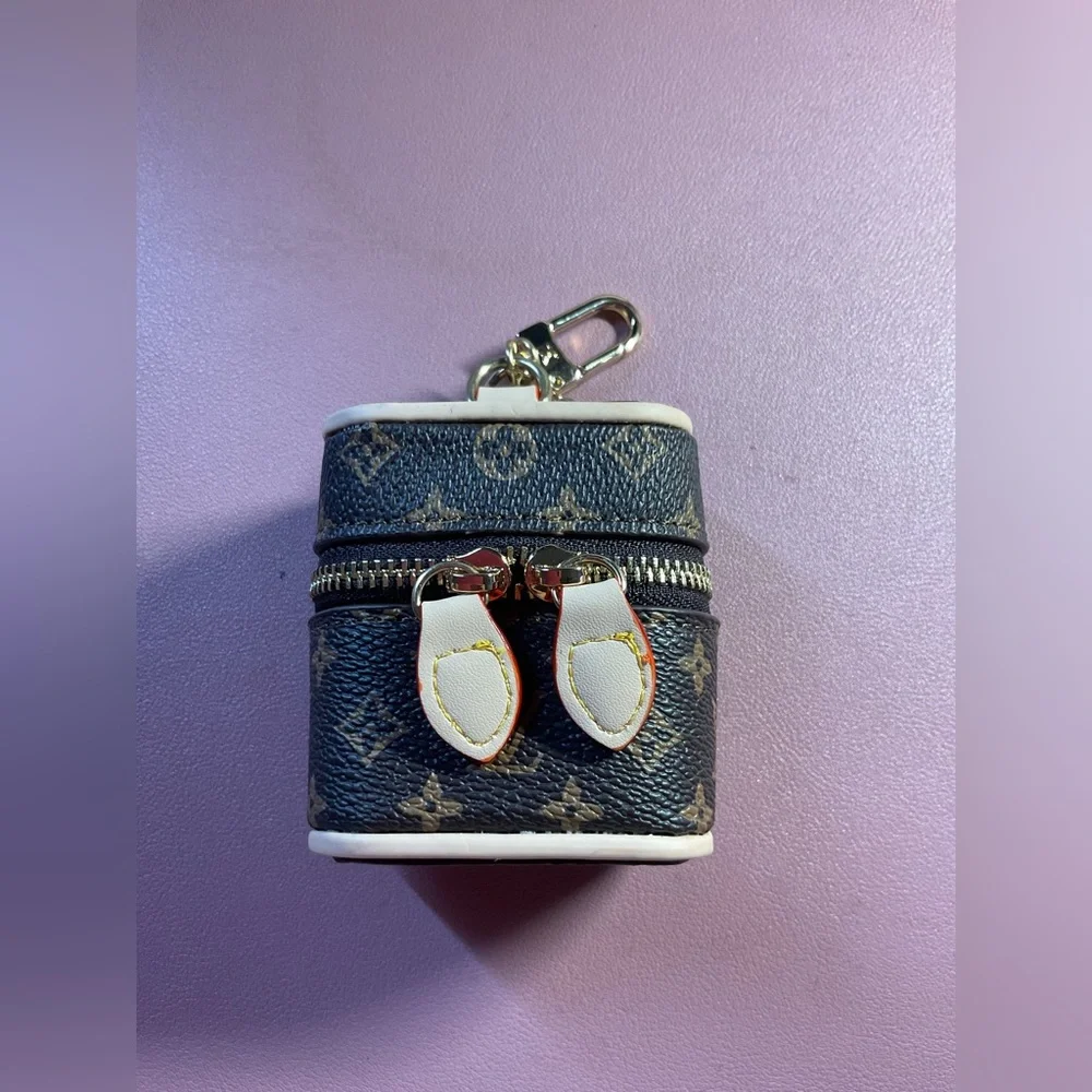 ✨New Brown Monogram air buds Holder - Picture 3 of 6